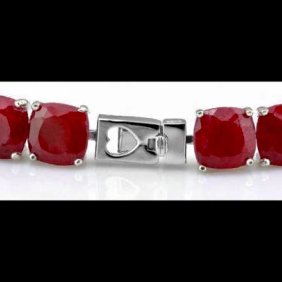Gorgeous women’s 54 TCW ruby 7-inch bracelet - Picture 3 of 7